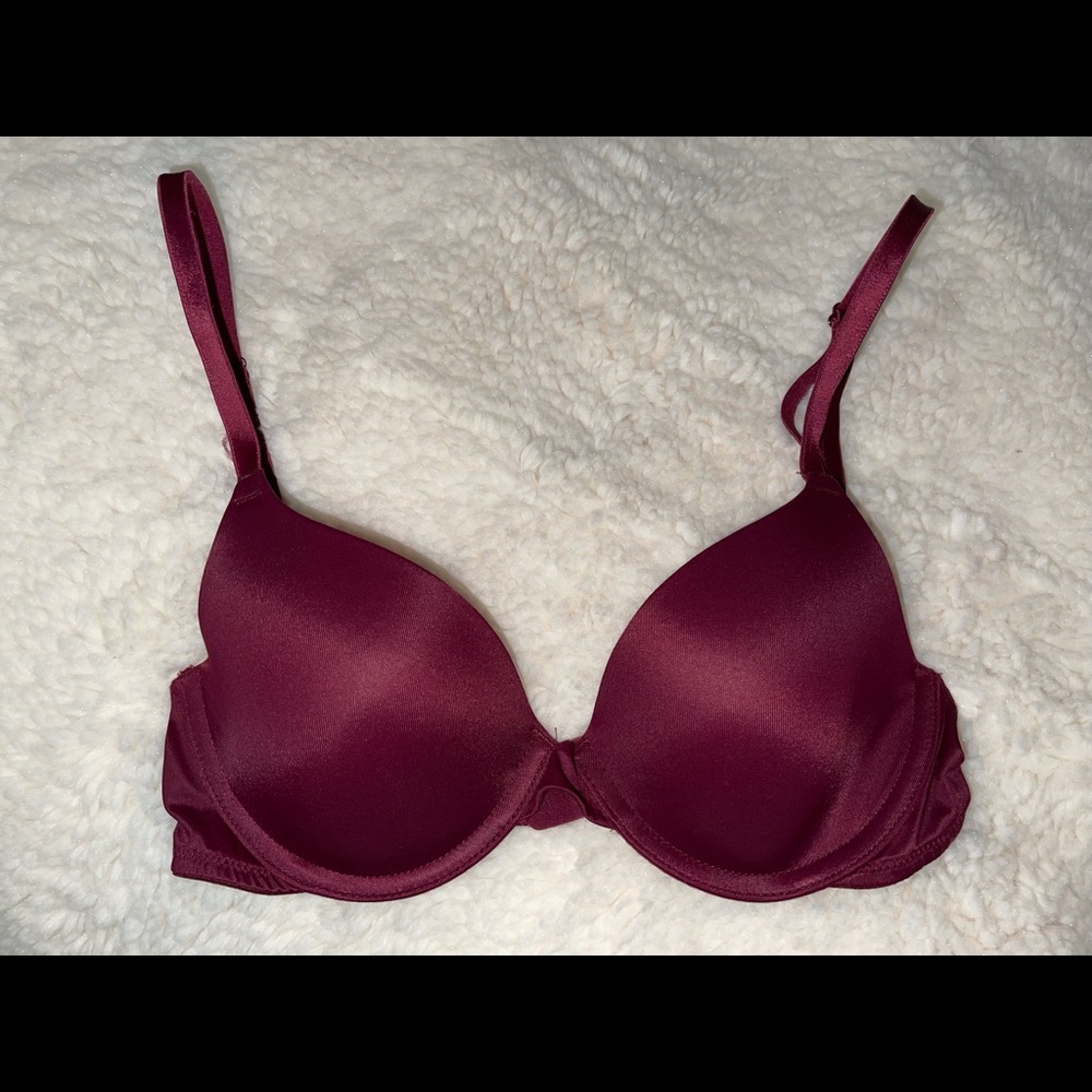 Wear Everywhere Lightly Lined T-Shirt VS PINK Bra